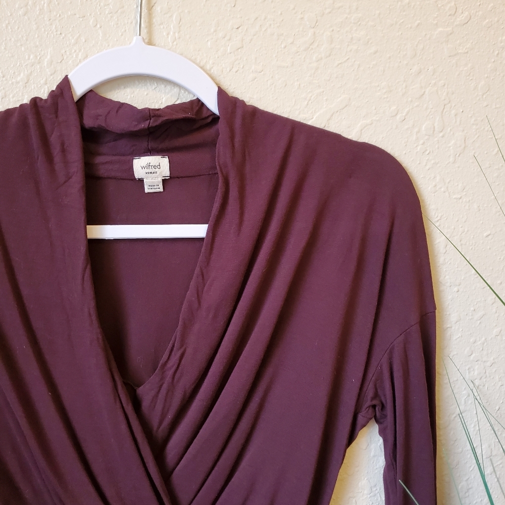 ARITZIA WILFRED Maroon V Neck Pleated Cinched Top - Picture 3 of 5